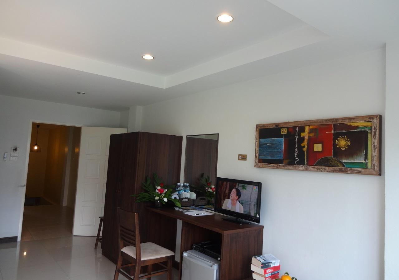 At Home Hotel Patong Exterior foto